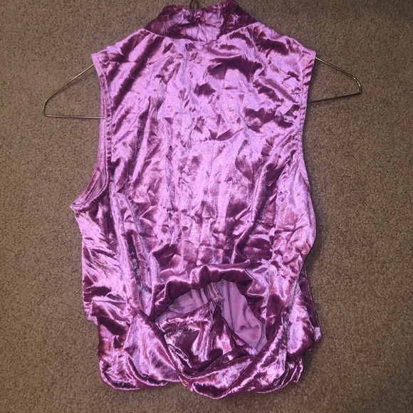 Women’s Top - Picture 2 of 2